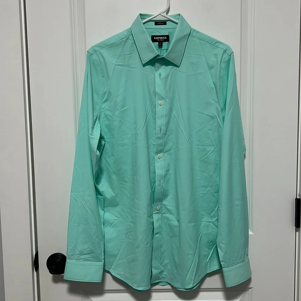 NWT Express Performance Extra Slim Torques Button Down Dress Shirt size Medium
